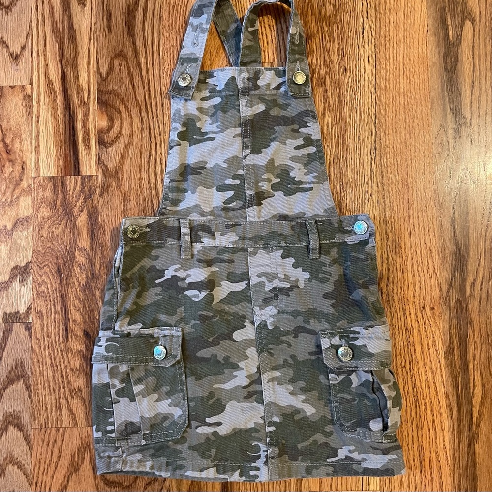 Overall skirt